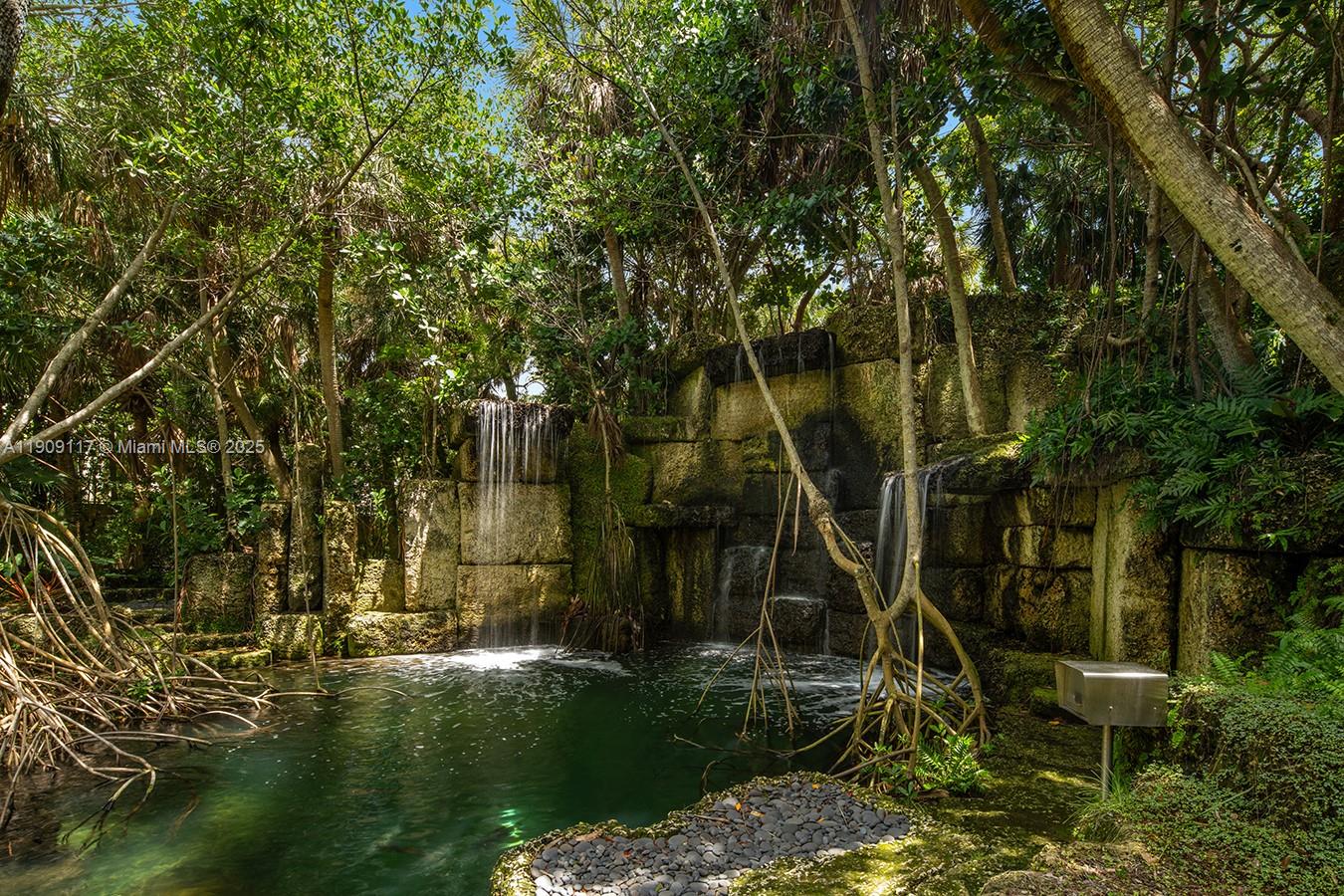 3585 Anchorage Way Miami, FL 33133