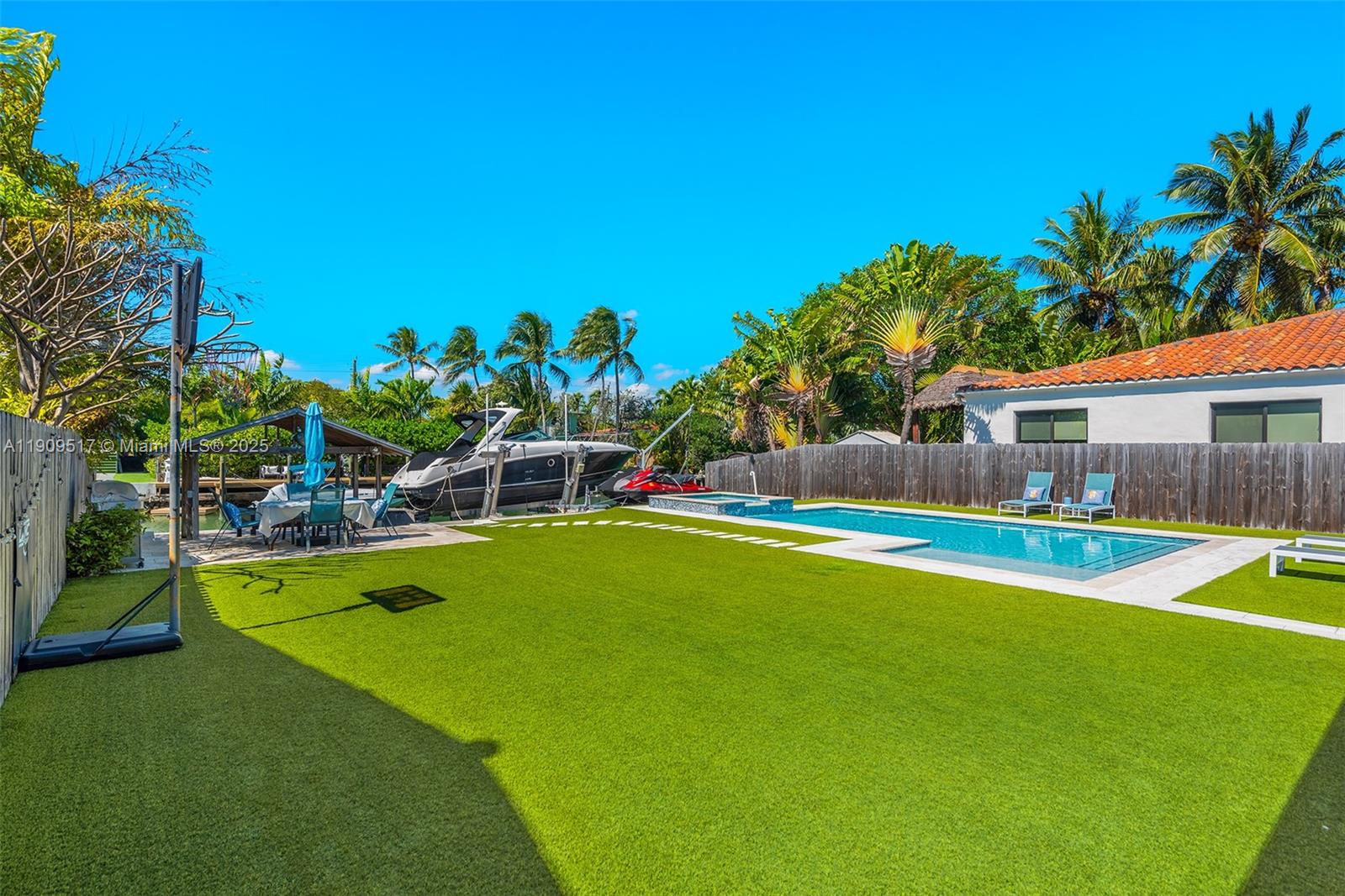 7940 Hawthorne Ave Miami Beach, FL 33141