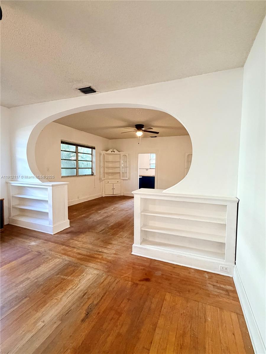 445 SW 24th Rd Miami, FL 33129