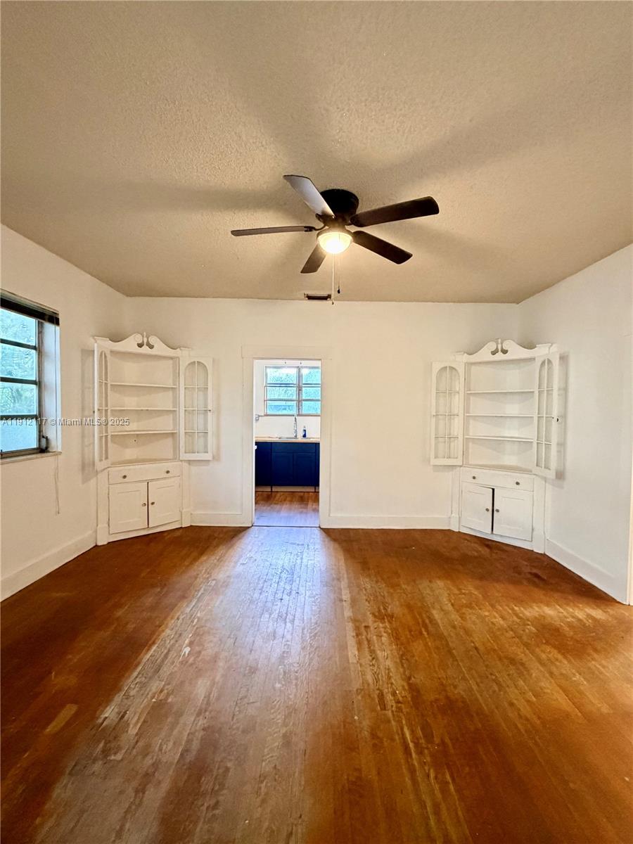 445 SW 24th Rd Miami, FL 33129