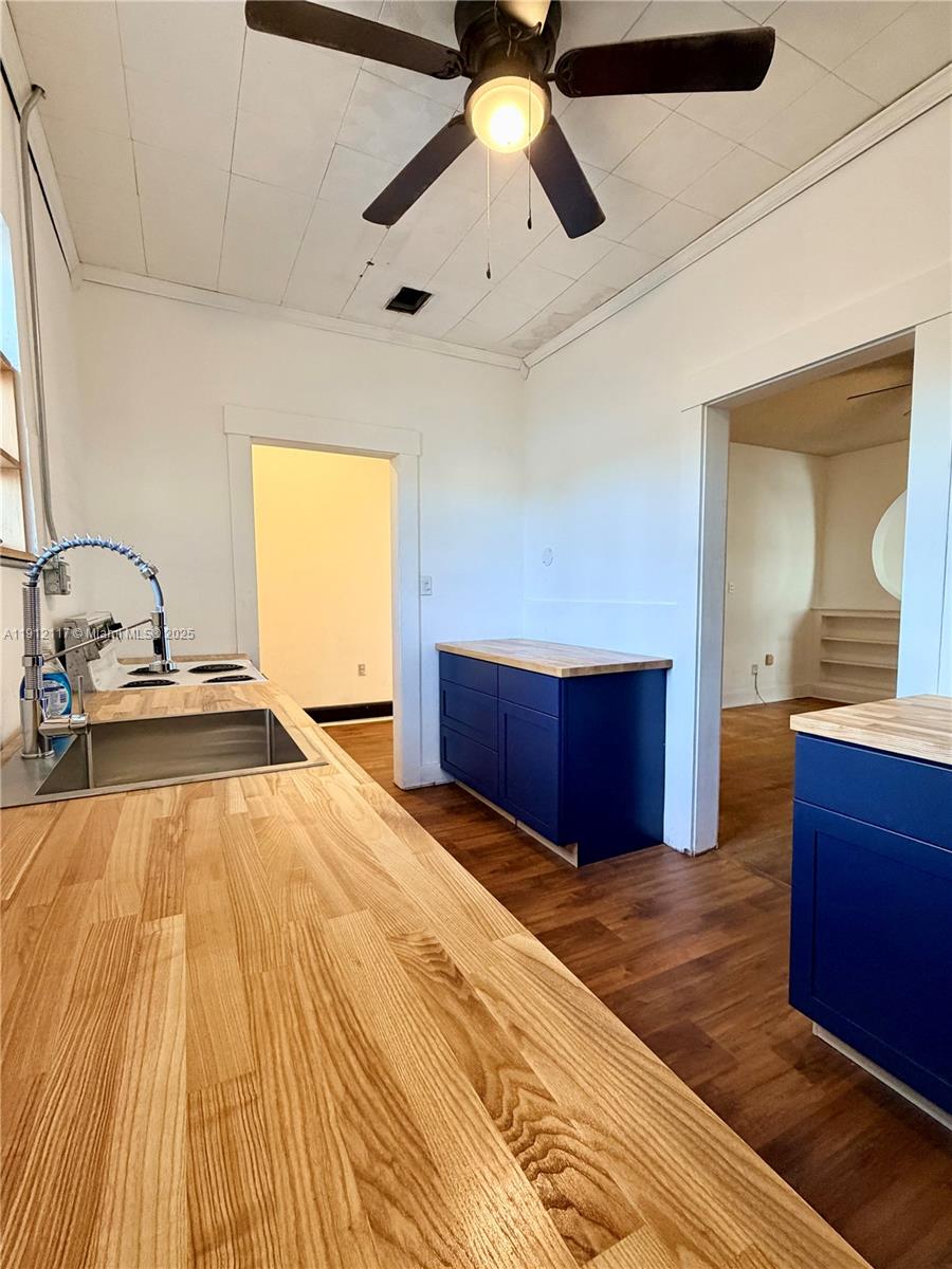 445 SW 24th Rd Miami, FL 33129