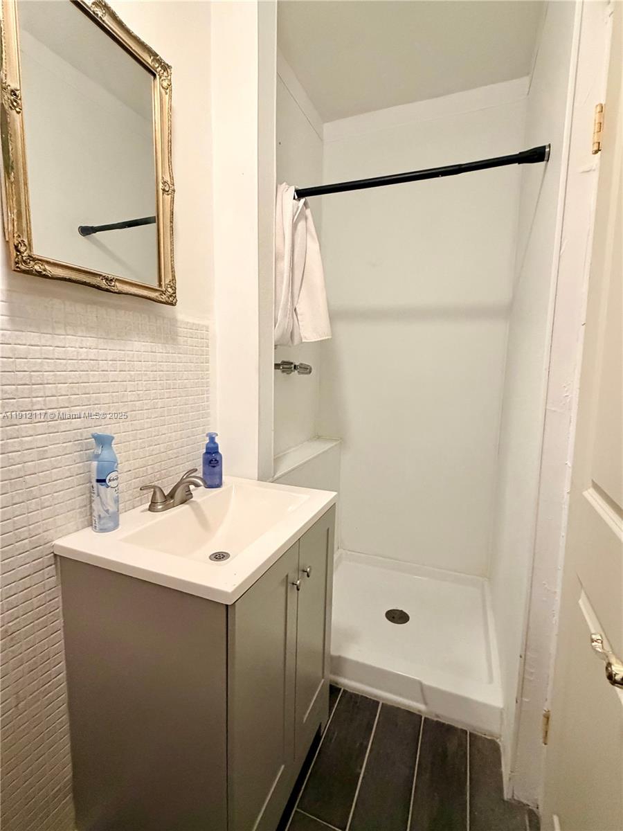 445 SW 24th Rd Miami, FL 33129