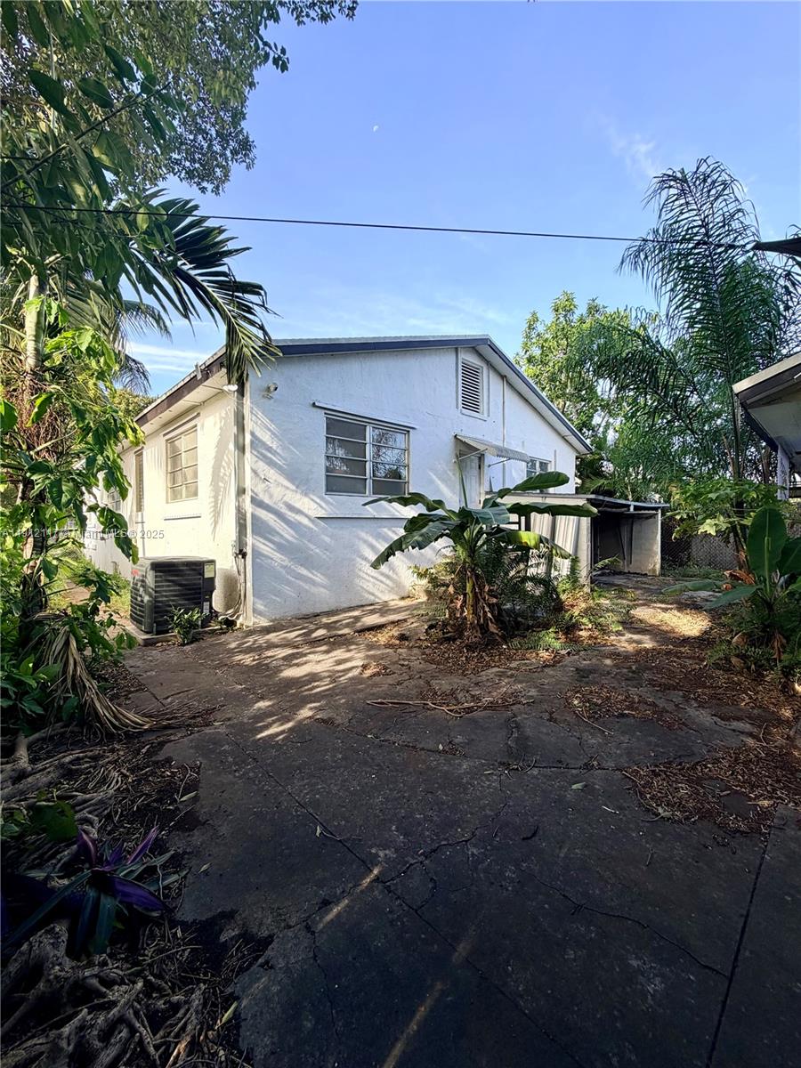 445 SW 24th Rd Miami, FL 33129