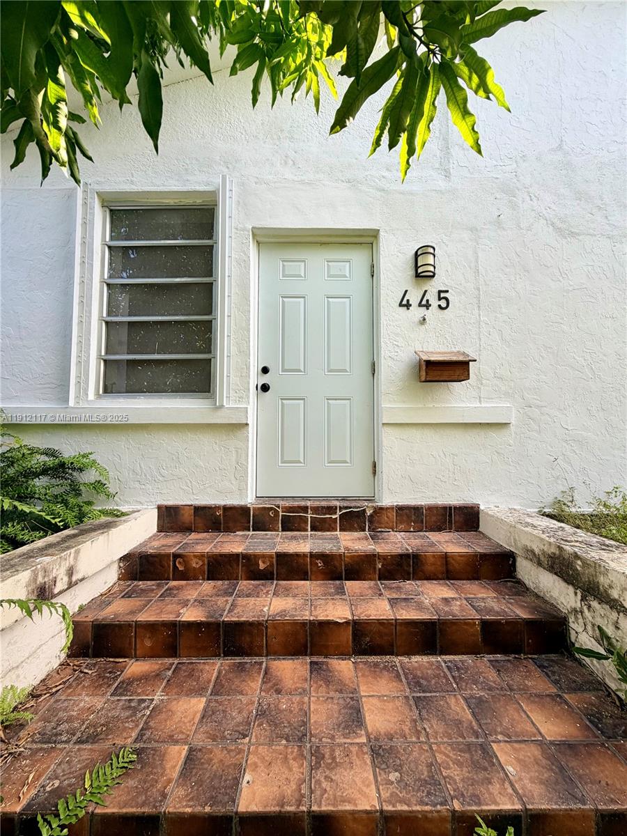 445 SW 24th Rd Miami, FL 33129