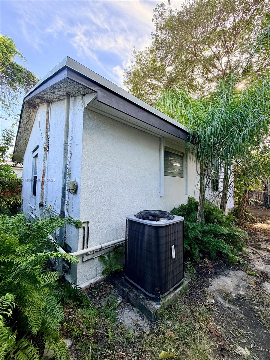 445 SW 24th Rd Miami, FL 33129