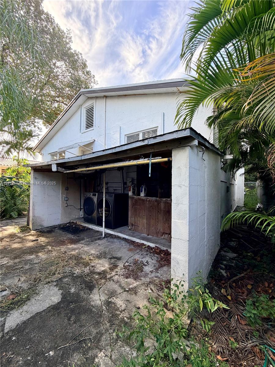 445 SW 24th Rd Miami, FL 33129