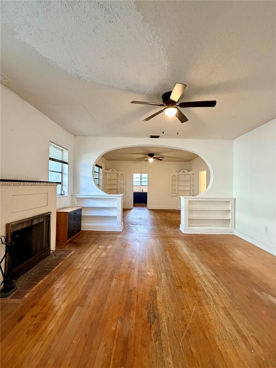 445 SW 24th Rd Miami, FL 33129