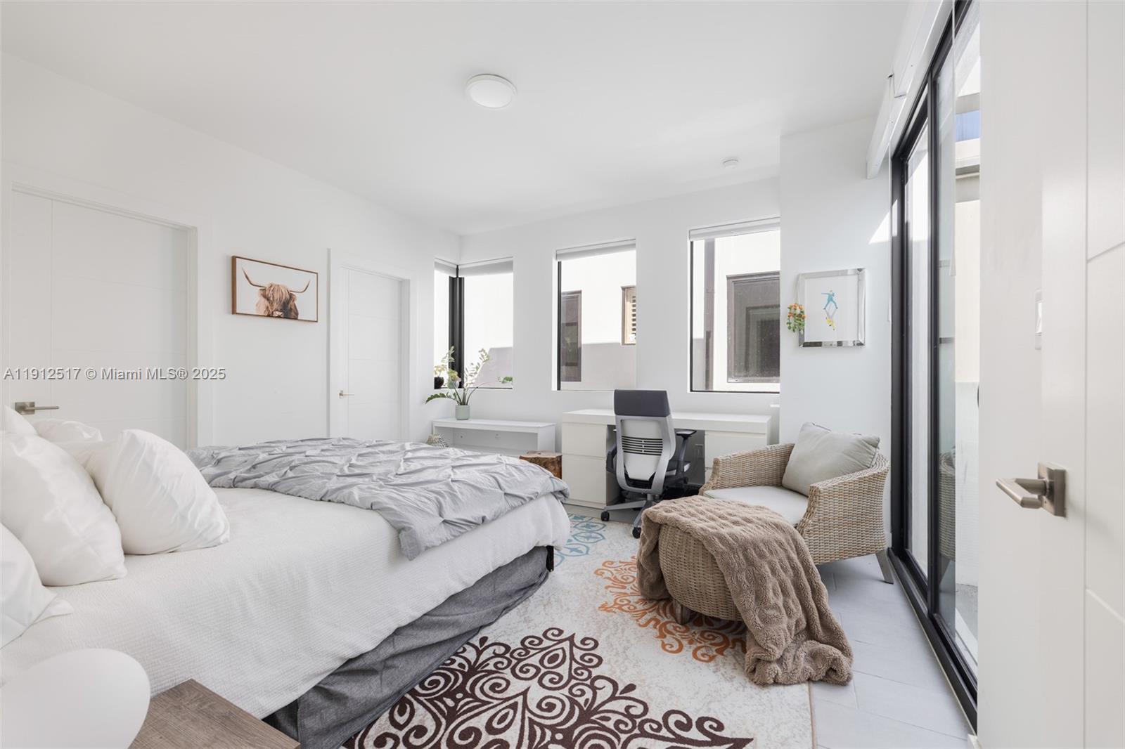 3174 Elizabeth St Coconut Grove, FL 33133