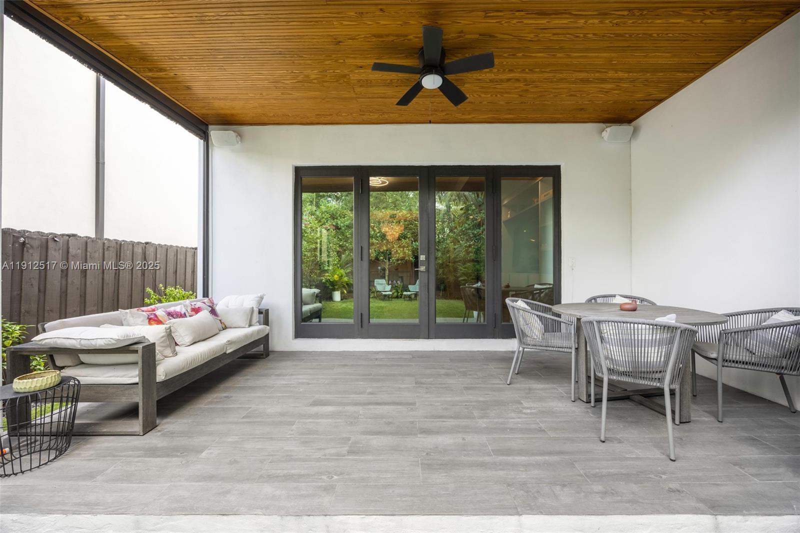 3174 Elizabeth St Coconut Grove, FL 33133