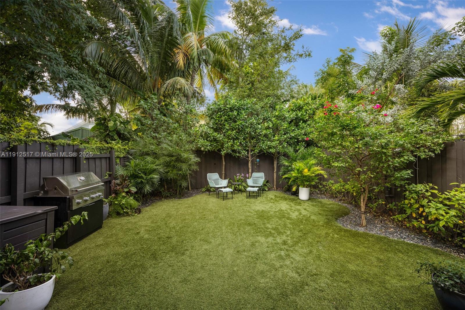 3174 Elizabeth St Coconut Grove, FL 33133