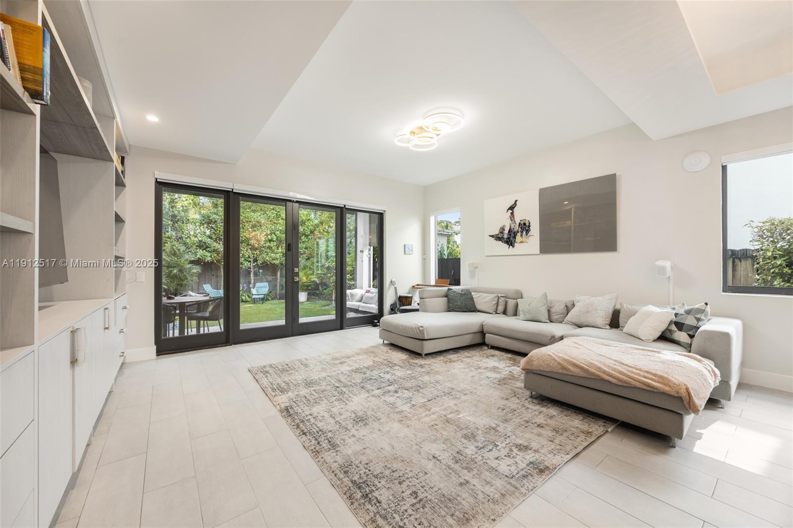 3174 Elizabeth St Coconut Grove, FL 33133