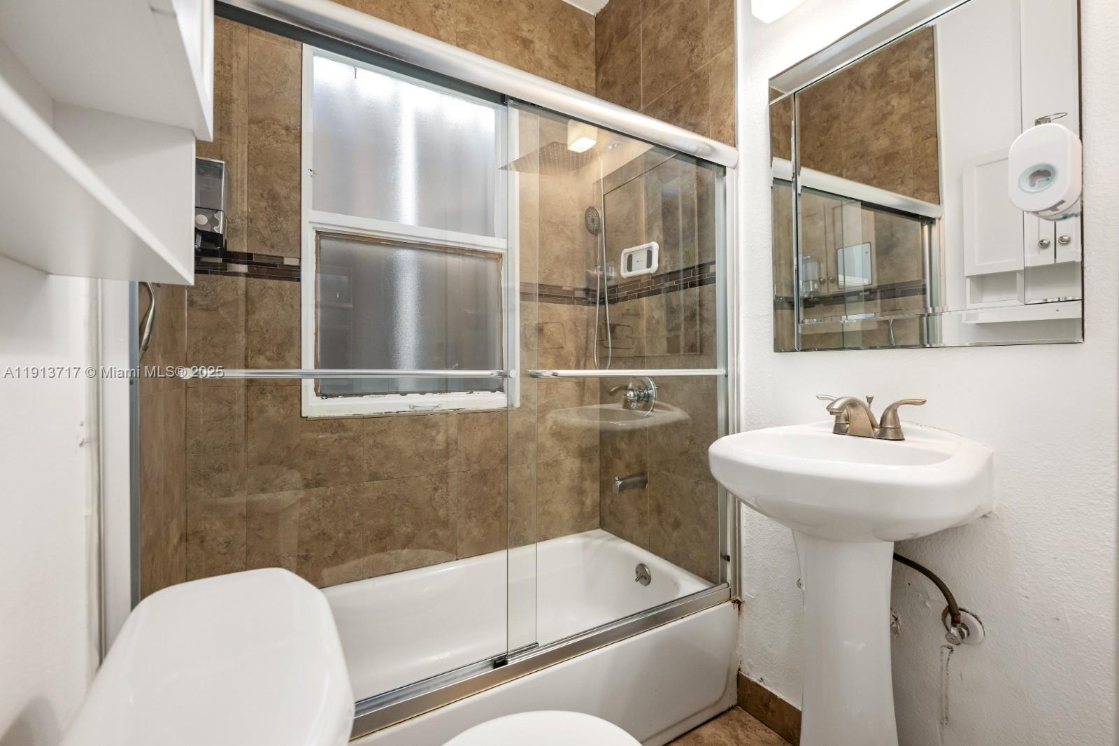 126 Mendoza Ave #5 Coral Gables, FL 33134