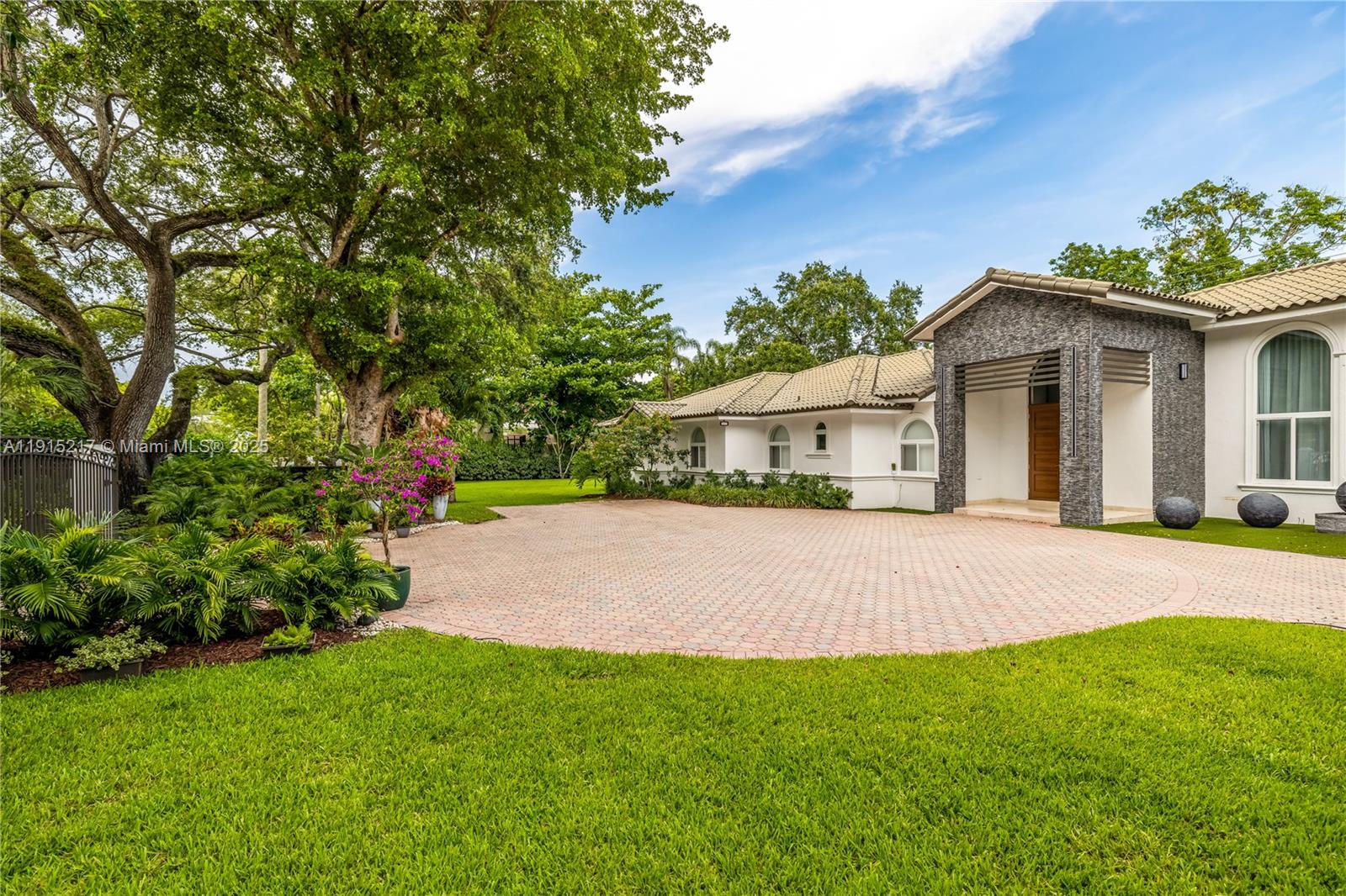 8941 SW 65th Ct #8941 Pinecrest, FL 33156