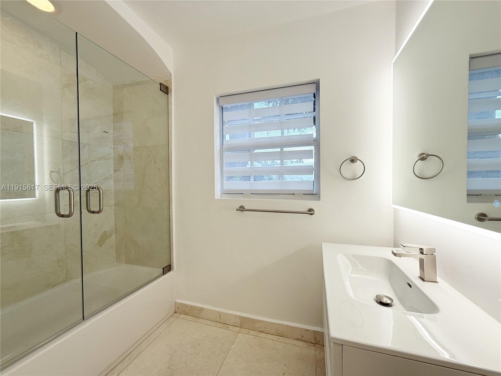 5835 La Gorce Dr Miami Beach, FL 33140