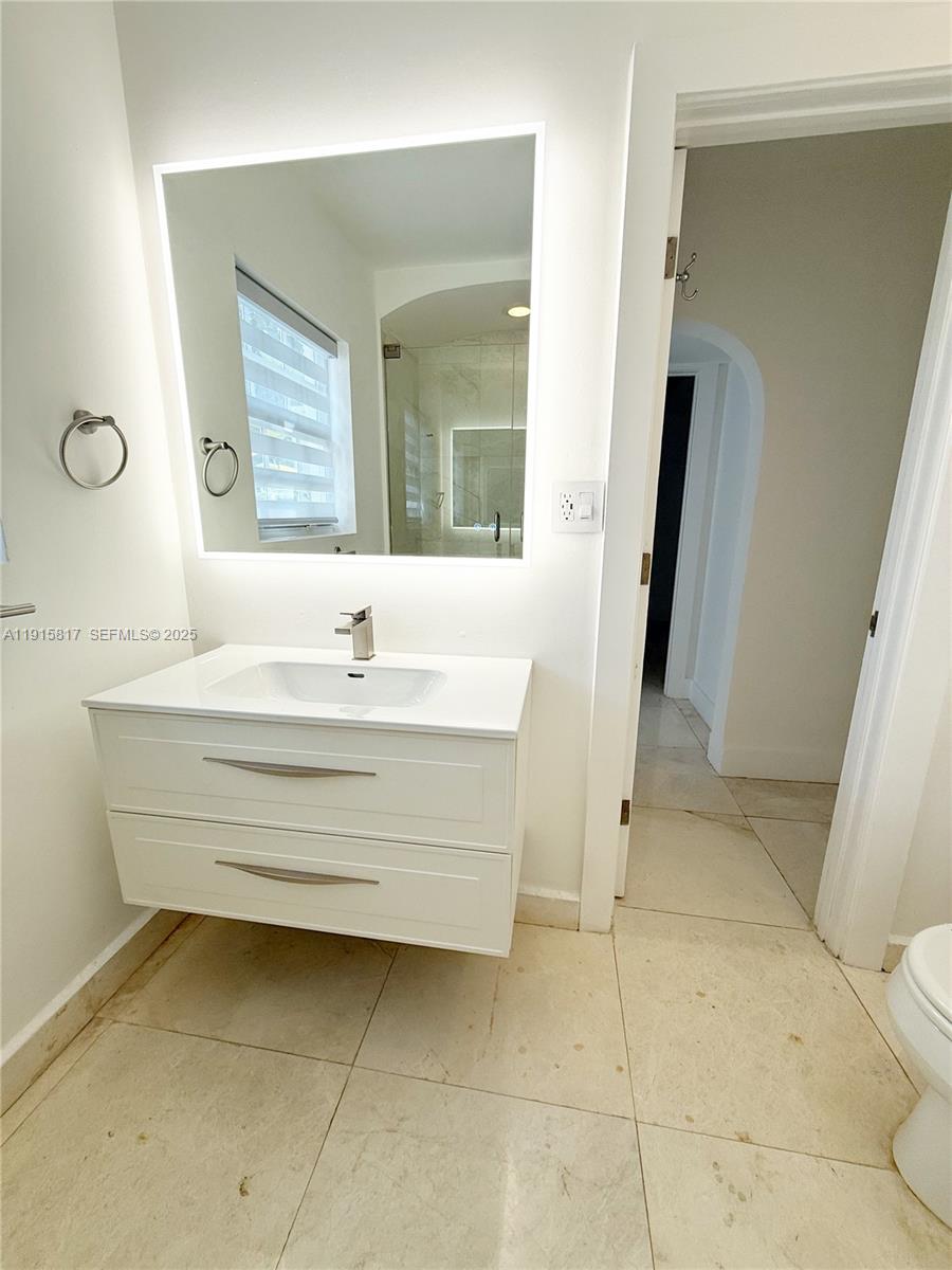 5835 La Gorce Dr Miami Beach, FL 33140