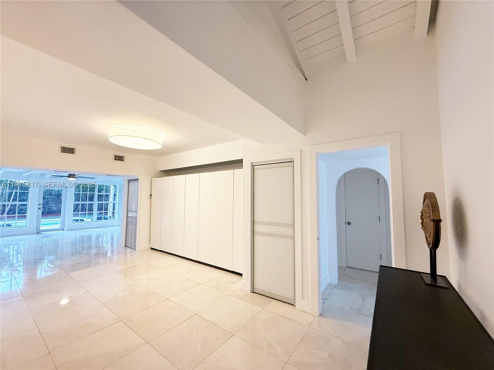 5835 La Gorce Dr Miami Beach, FL 33140