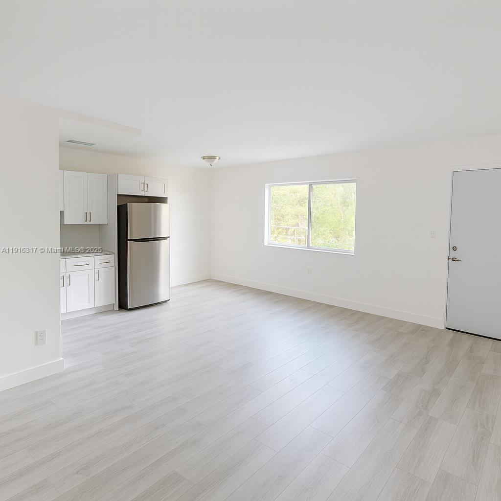 1280 W 54th St #322B Hialeah, FL 33012