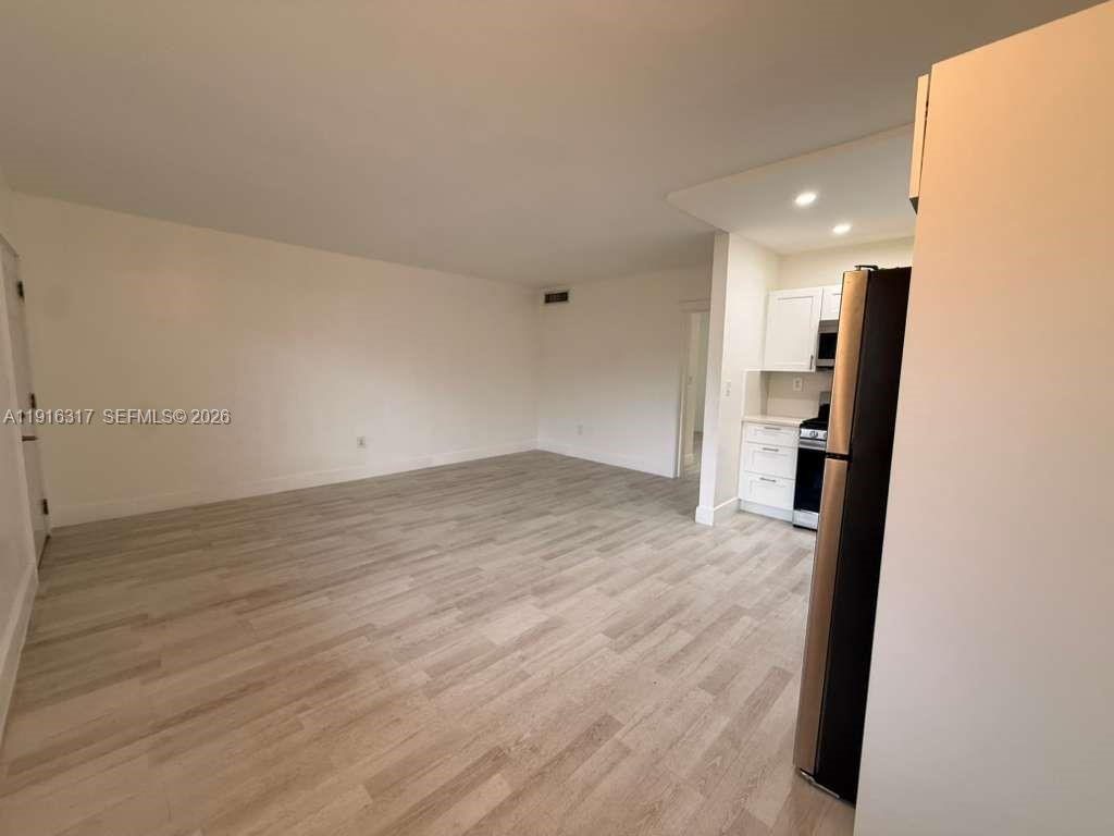 1280 W 54th St #322B Hialeah, FL 33012