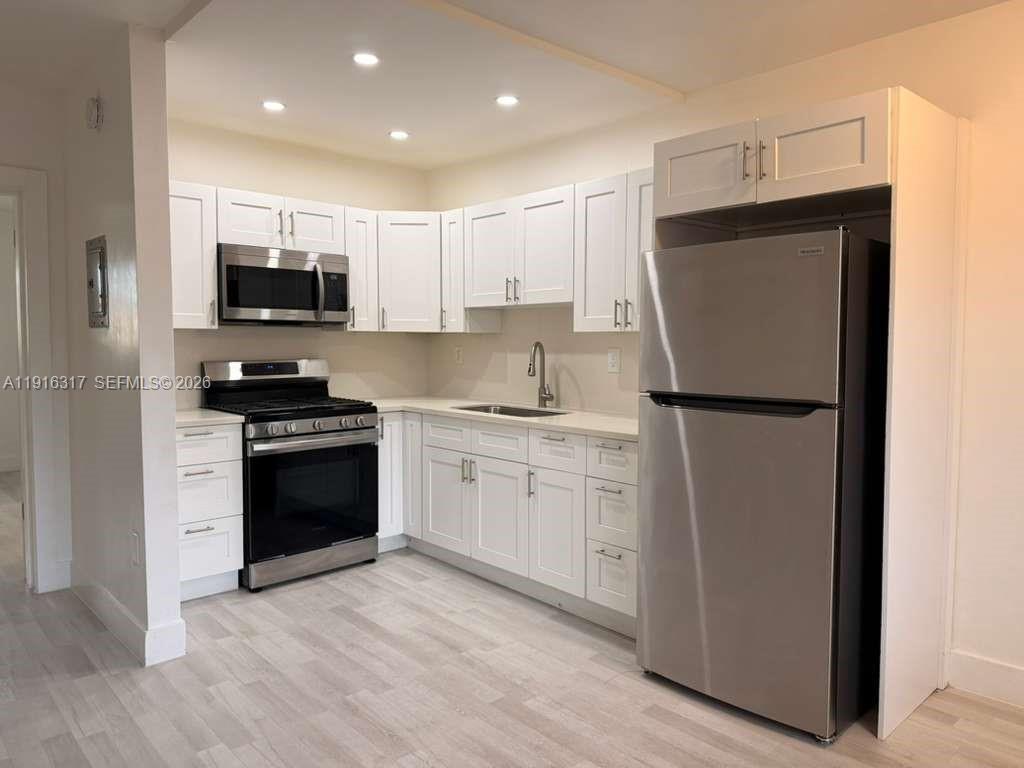 1280 W 54th St #322B Hialeah, FL 33012