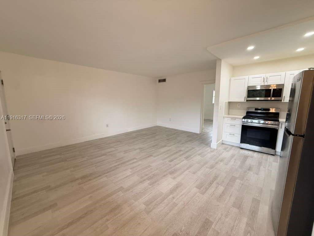 1280 W 54th St #322B Hialeah, FL 33012