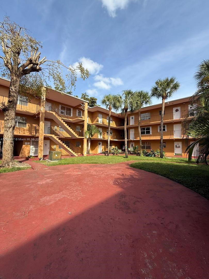 1280 W 54th St #322B Hialeah, FL 33012