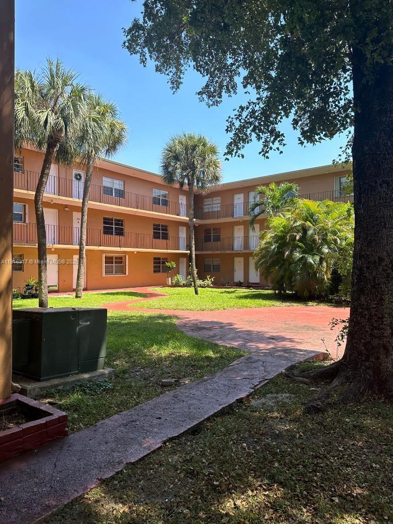 1280 W 54th St #322B Hialeah, FL 33012