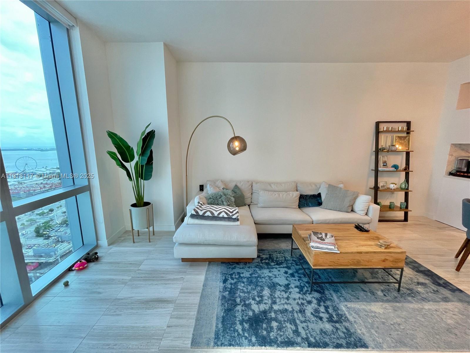 851 NE 1st Ave #2605 Miami, FL 33132