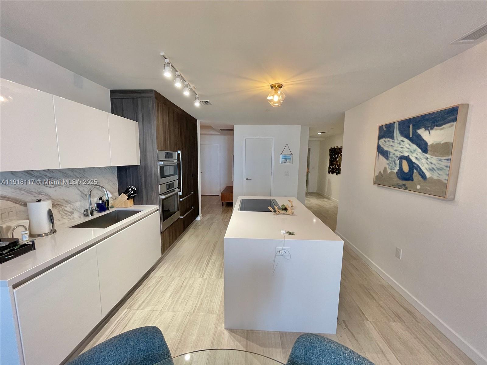 851 NE 1st Ave #2605 Miami, FL 33132