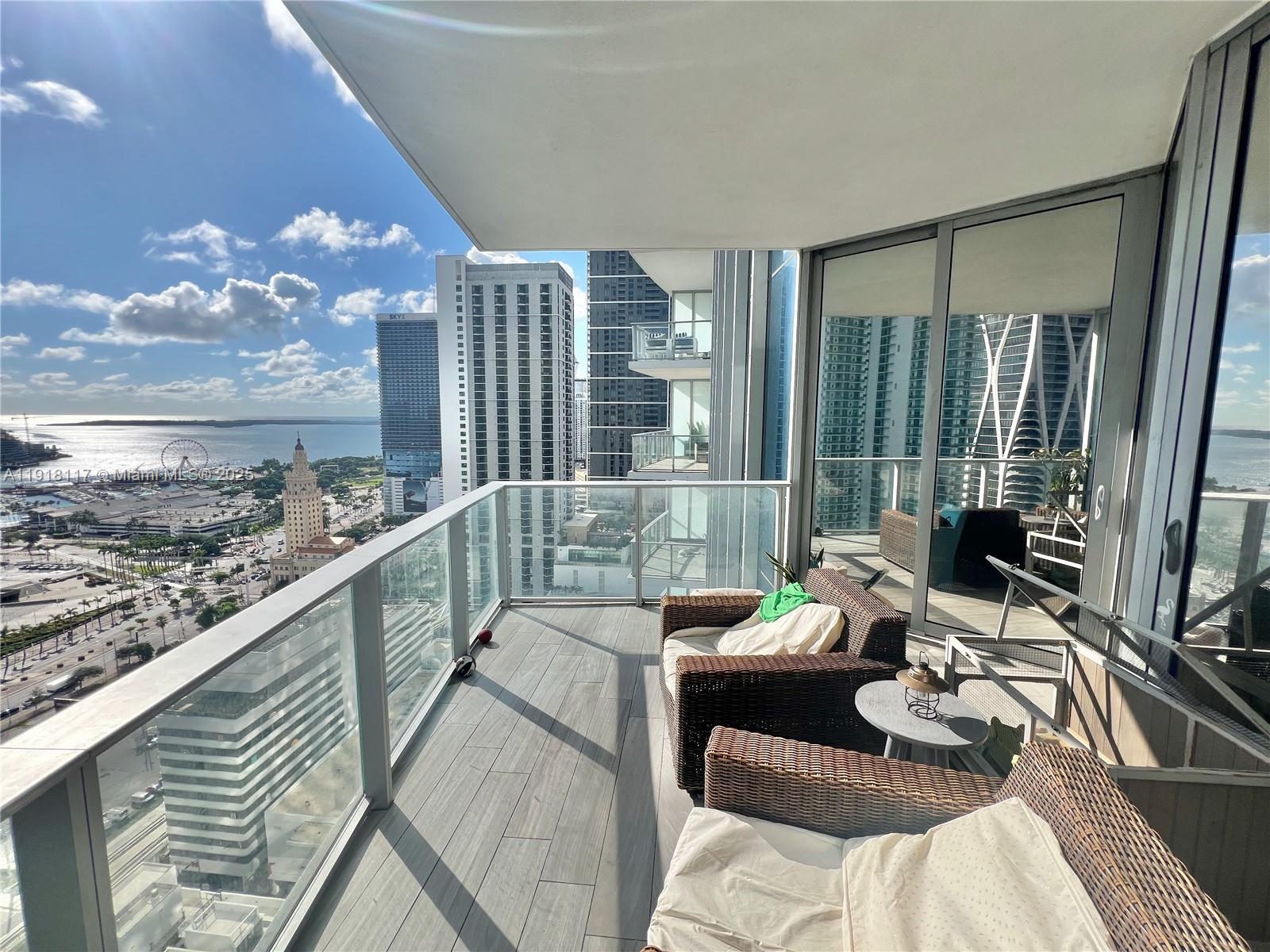 851 NE 1st Ave #2605 Miami, FL 33132