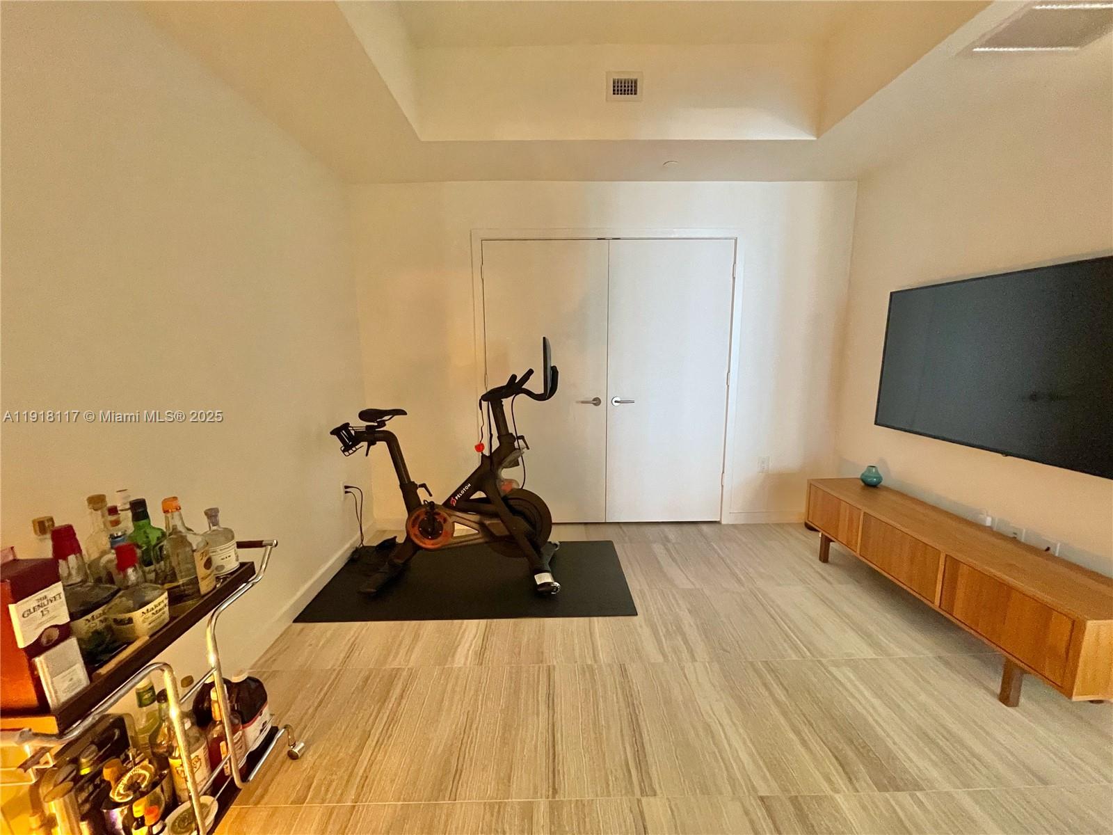 851 NE 1st Ave #2605 Miami, FL 33132