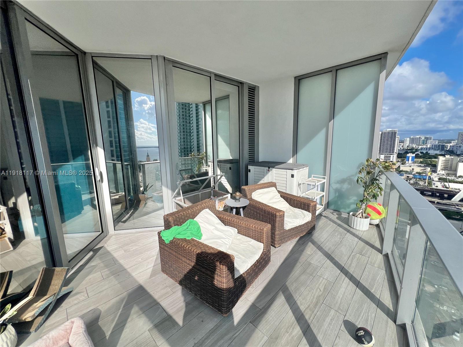 851 NE 1st Ave #2605 Miami, FL 33132