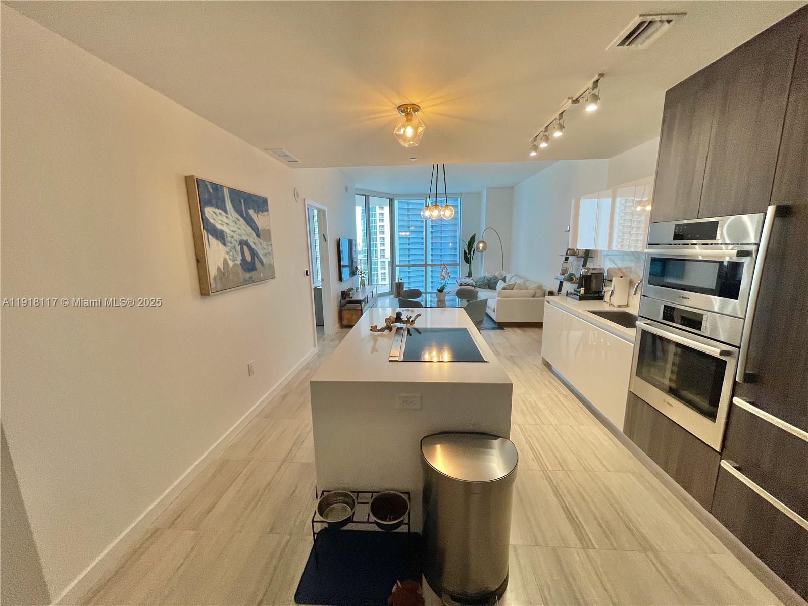 851 NE 1st Ave #2605 Miami, FL 33132