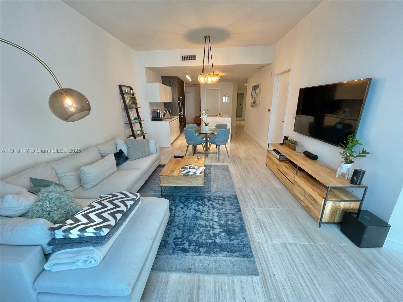 851 NE 1st Ave #2605 Miami, FL 33132