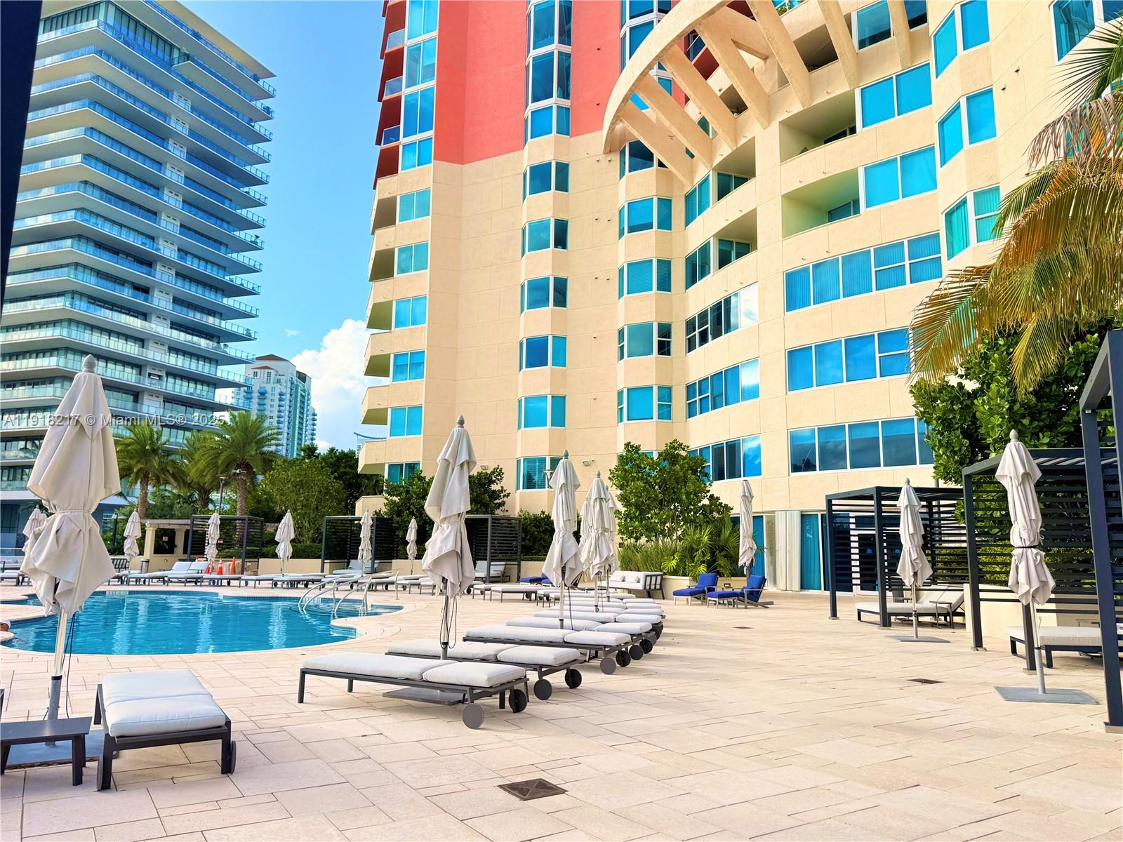 300 S Pointe Dr #906 Miami Beach, FL 33139