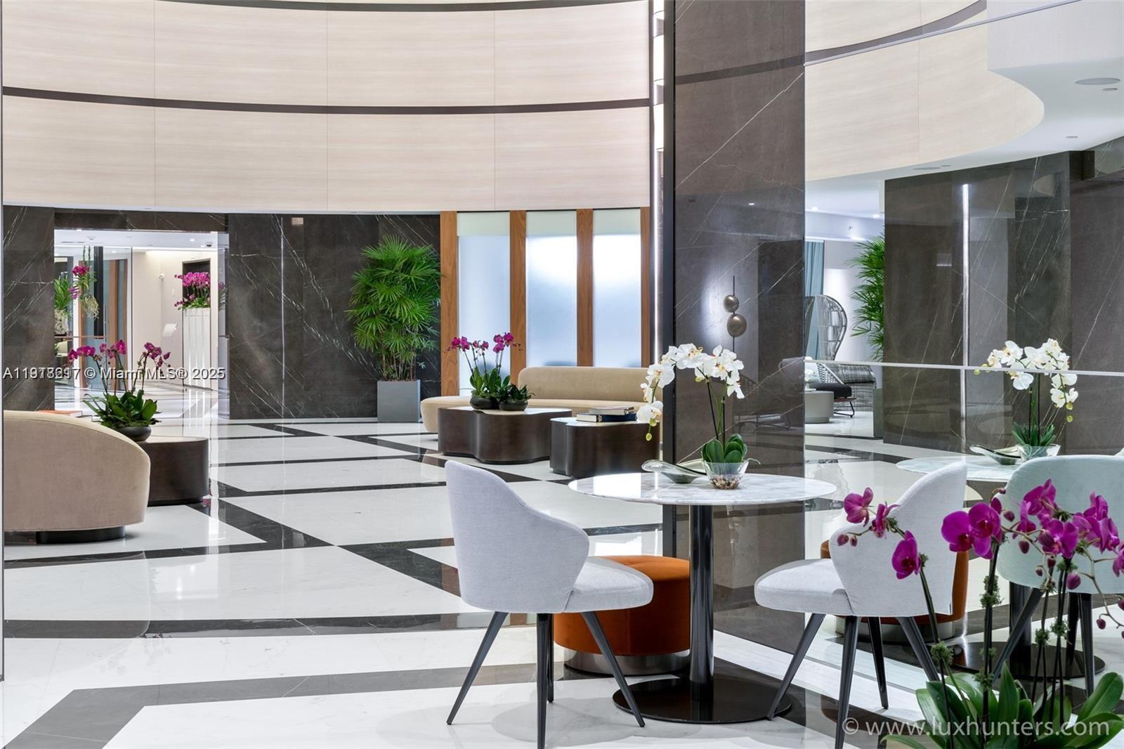 300 S Pointe Dr #906 Miami Beach, FL 33139