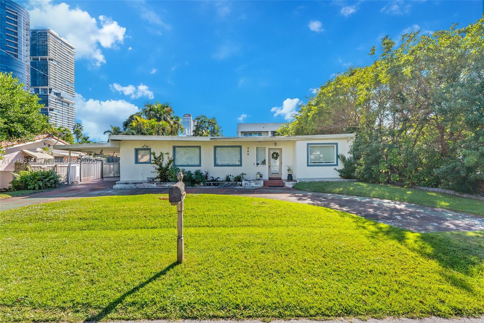 242 189th St Sunny Isles Beach, FL 33160