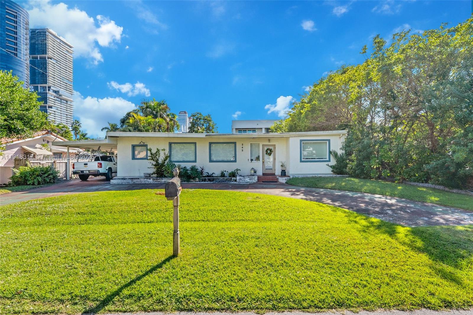 242 189th St Sunny Isles Beach, FL 33160