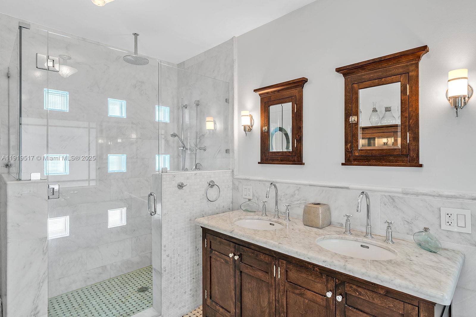 5915 La Gorce Dr Miami Beach, FL 33140