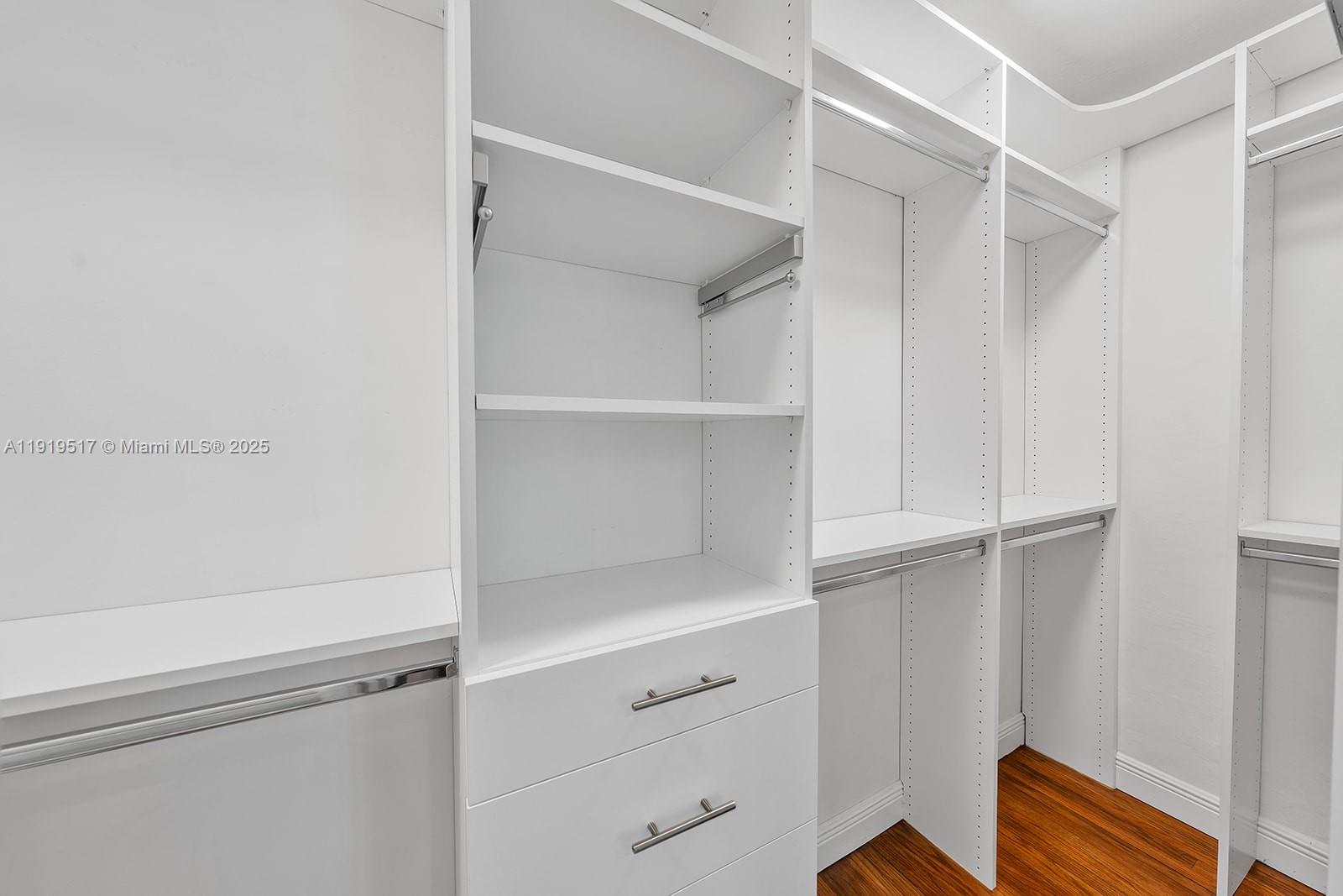 5915 La Gorce Dr Miami Beach, FL 33140