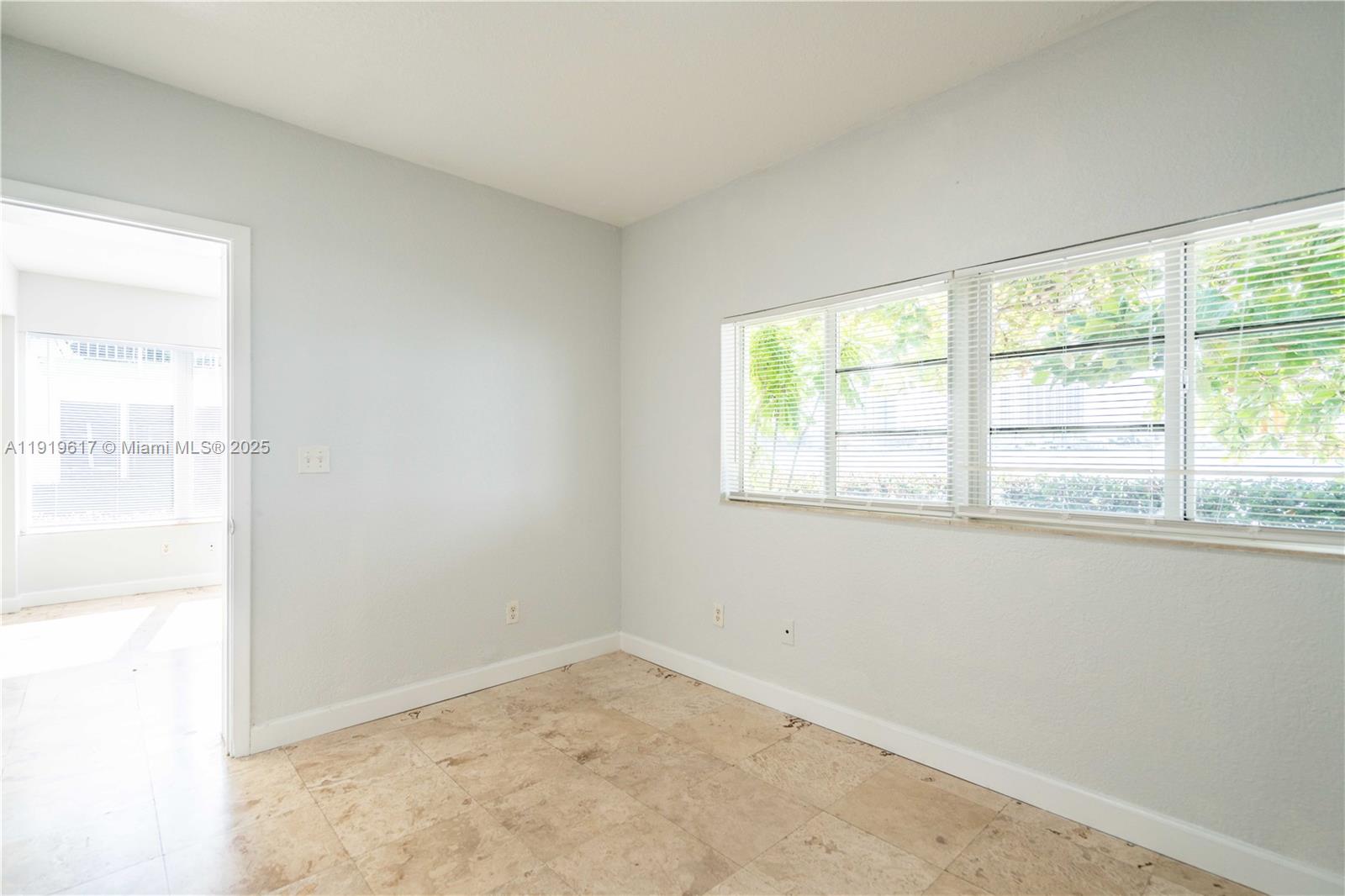 2180 Bay Dr #9B Miami Beach, FL 33141