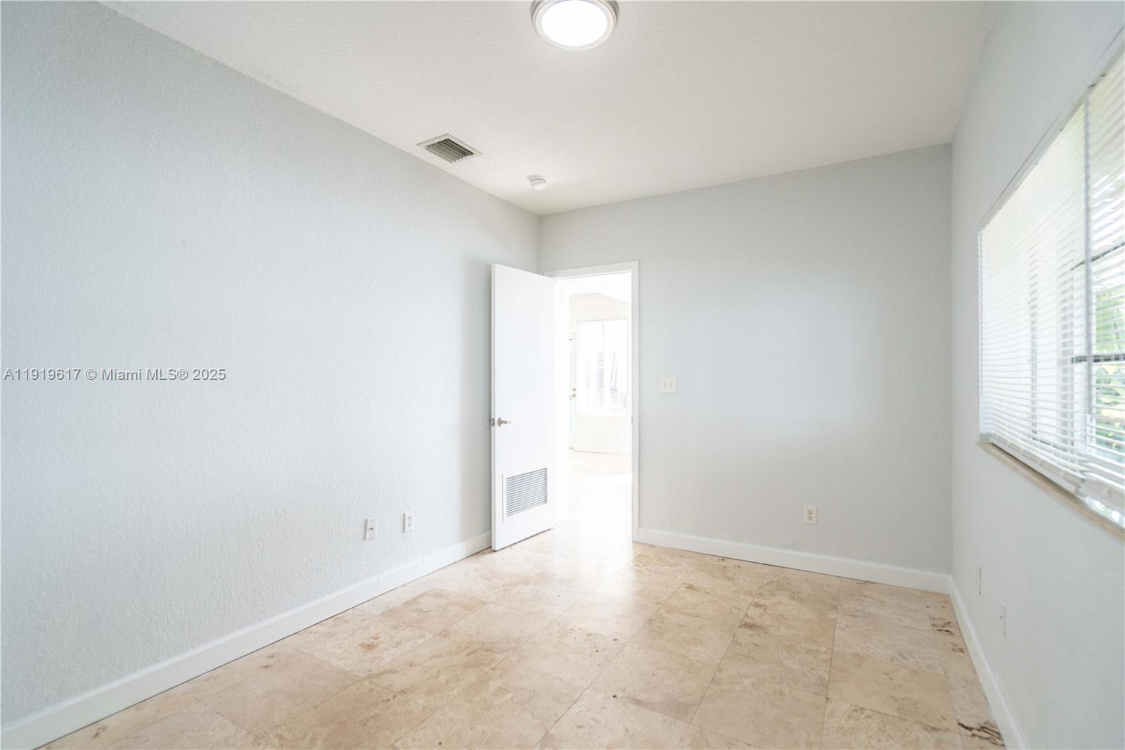 2180 Bay Dr #9B Miami Beach, FL 33141