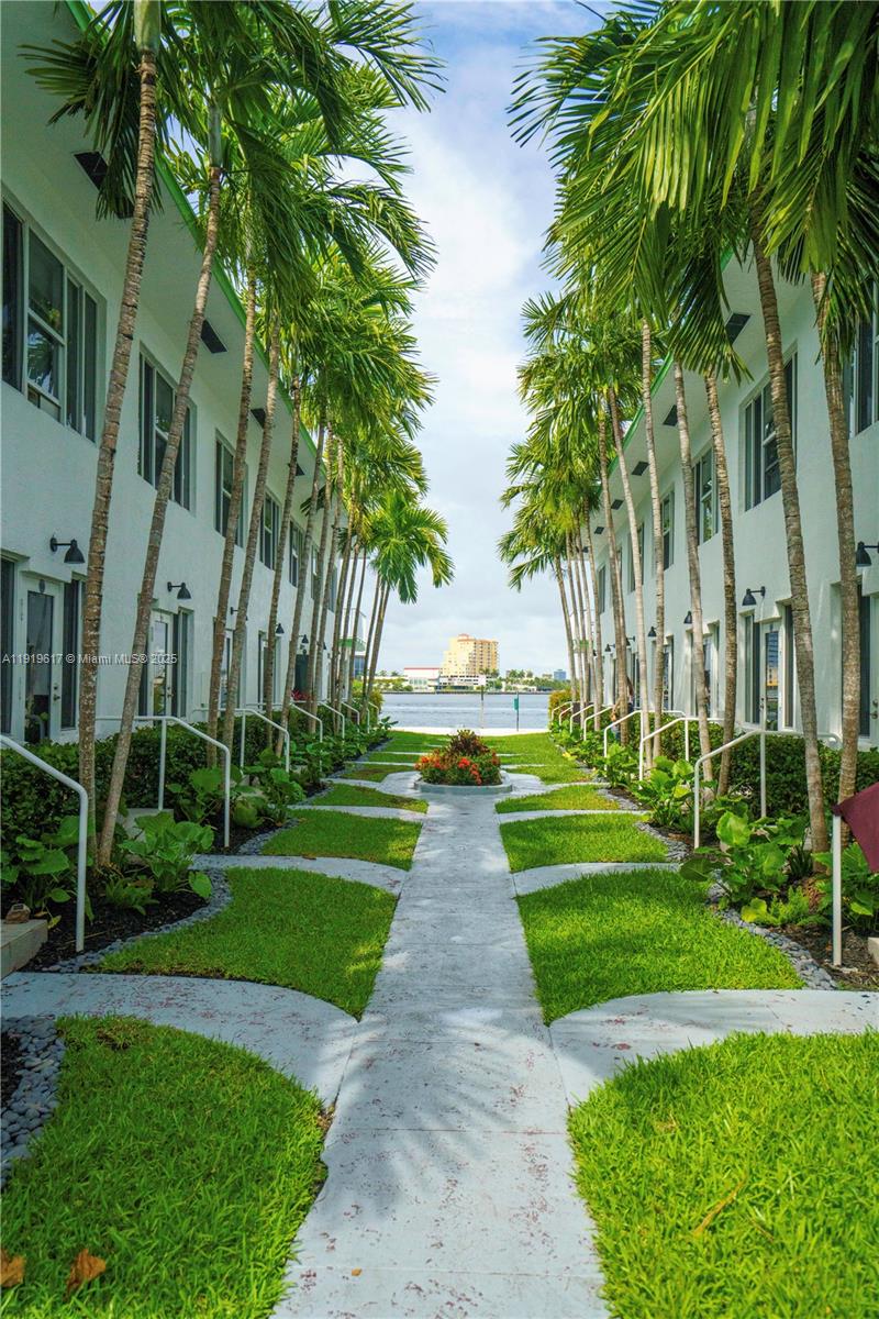 2180 Bay Dr #9B Miami Beach, FL 33141