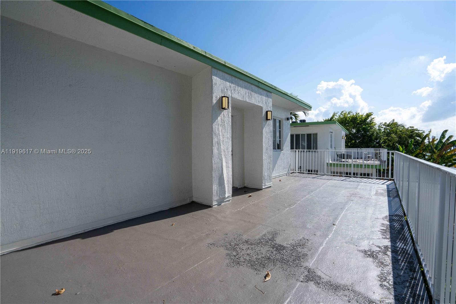 2180 Bay Dr #9B Miami Beach, FL 33141