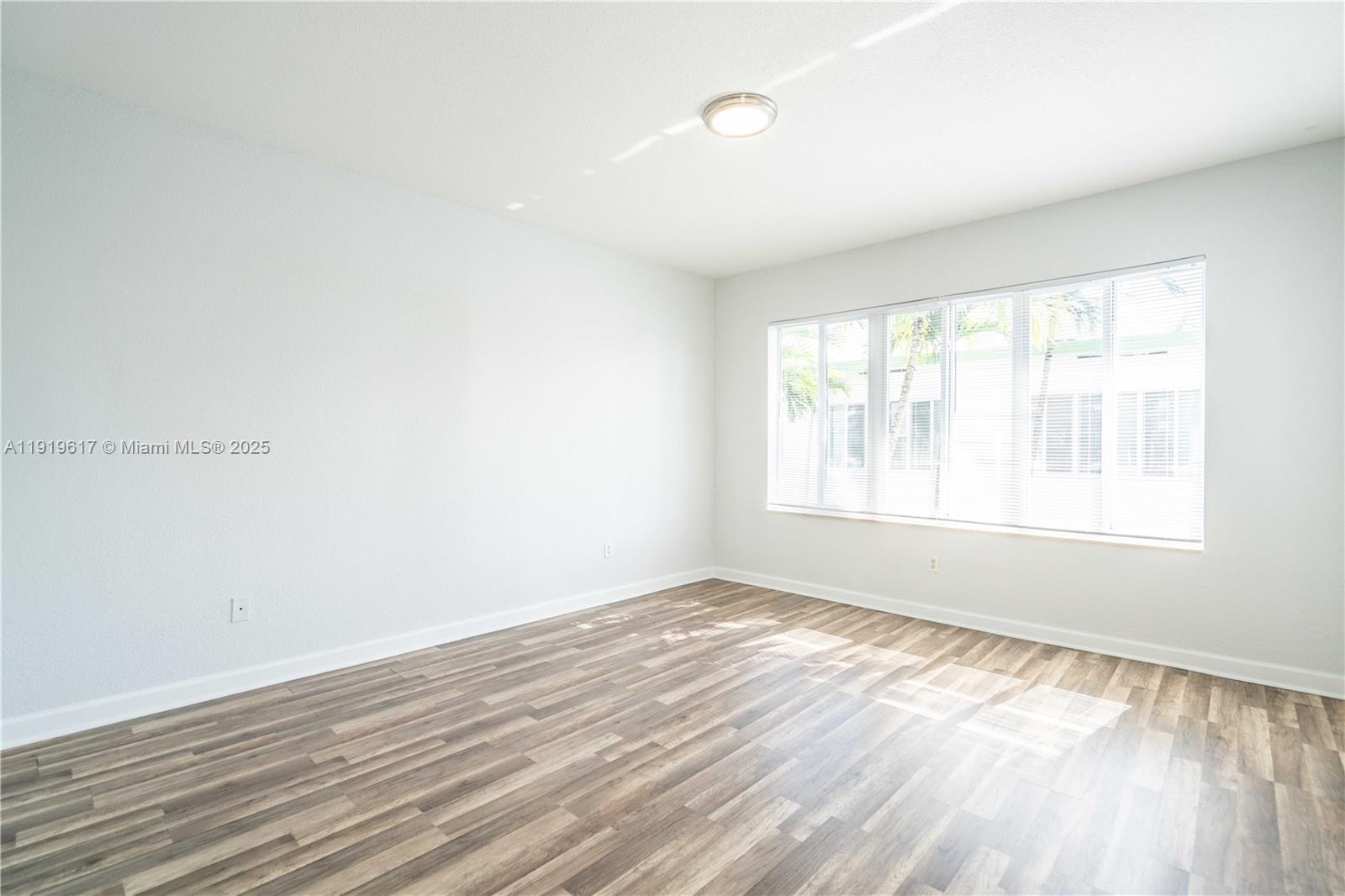 2180 Bay Dr #9B Miami Beach, FL 33141