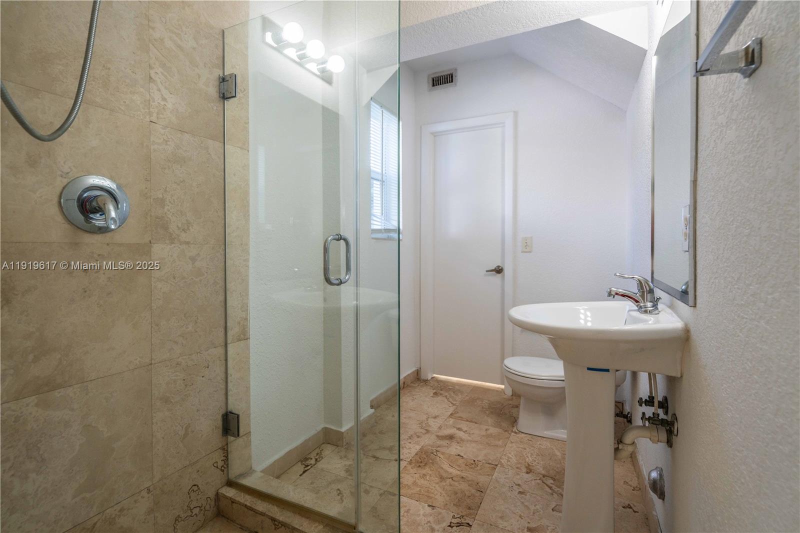 2180 Bay Dr #9B Miami Beach, FL 33141