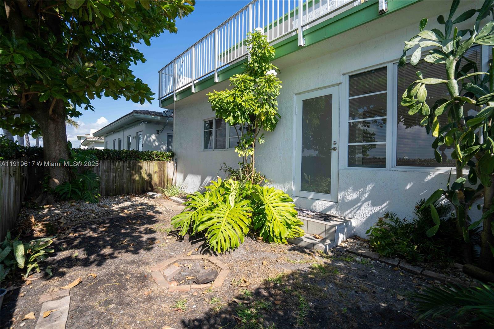 2180 Bay Dr #9B Miami Beach, FL 33141