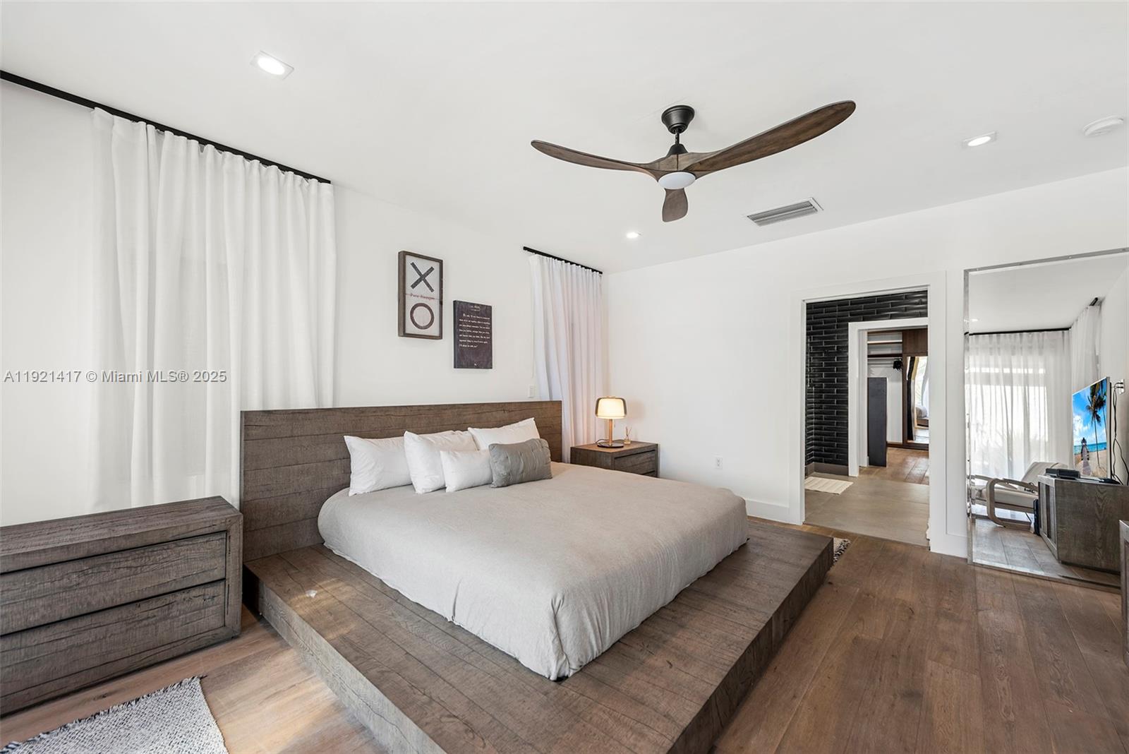 970 S Shore Dr Miami Beach, FL 33141