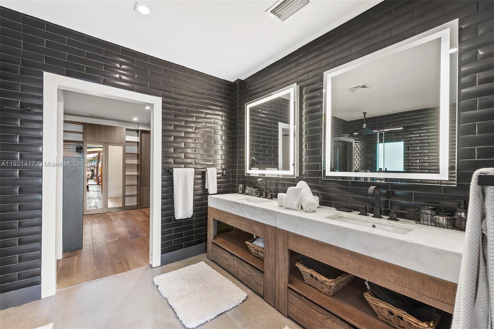 970 S Shore Dr Miami Beach, FL 33141