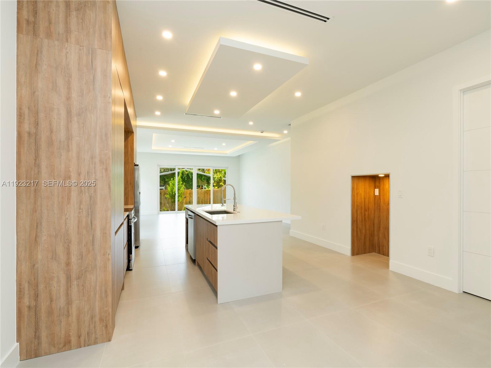 1720 SW 20th St Fort Lauderdale, FL 33315