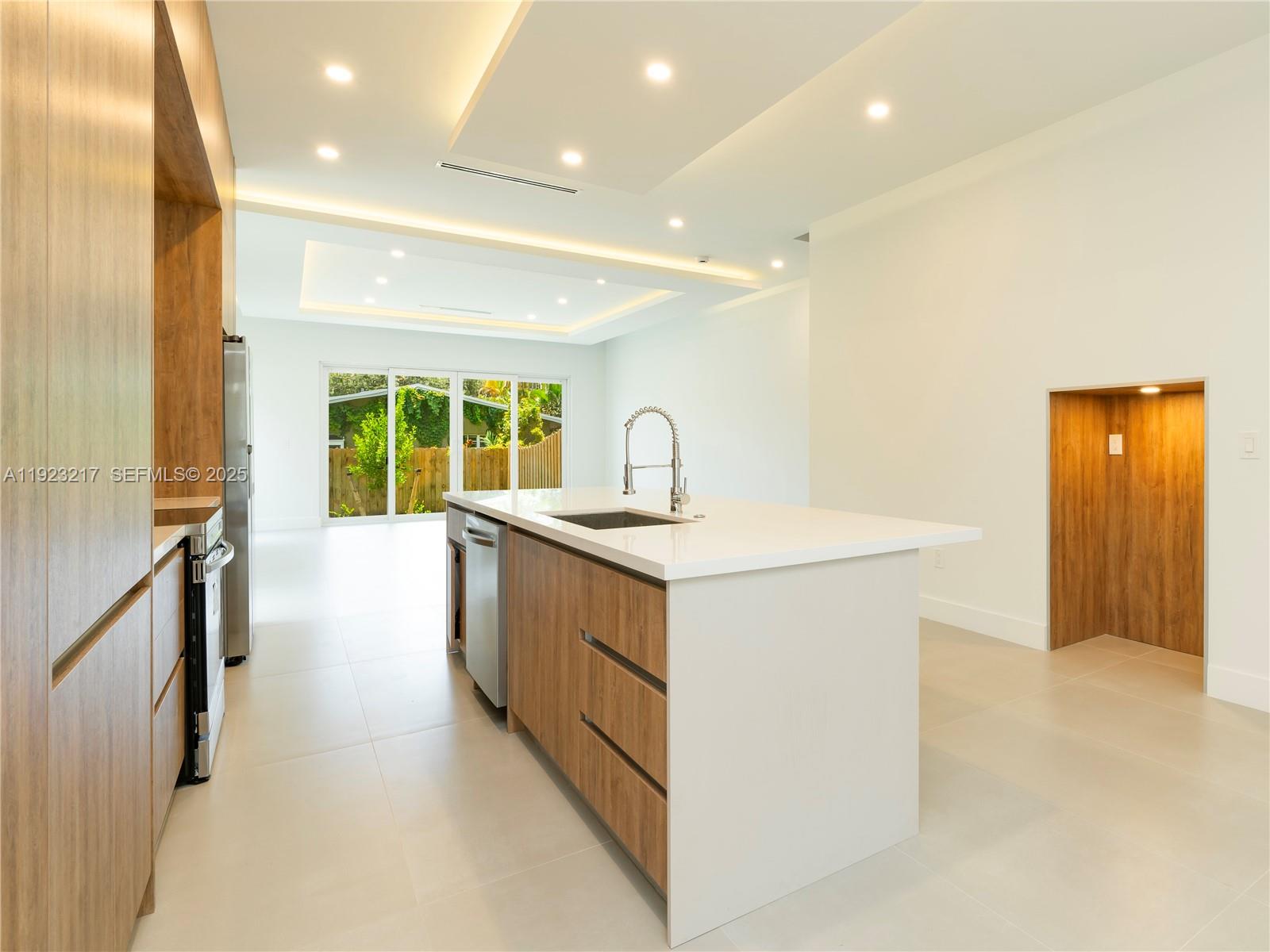 1720 SW 20th St Fort Lauderdale, FL 33315